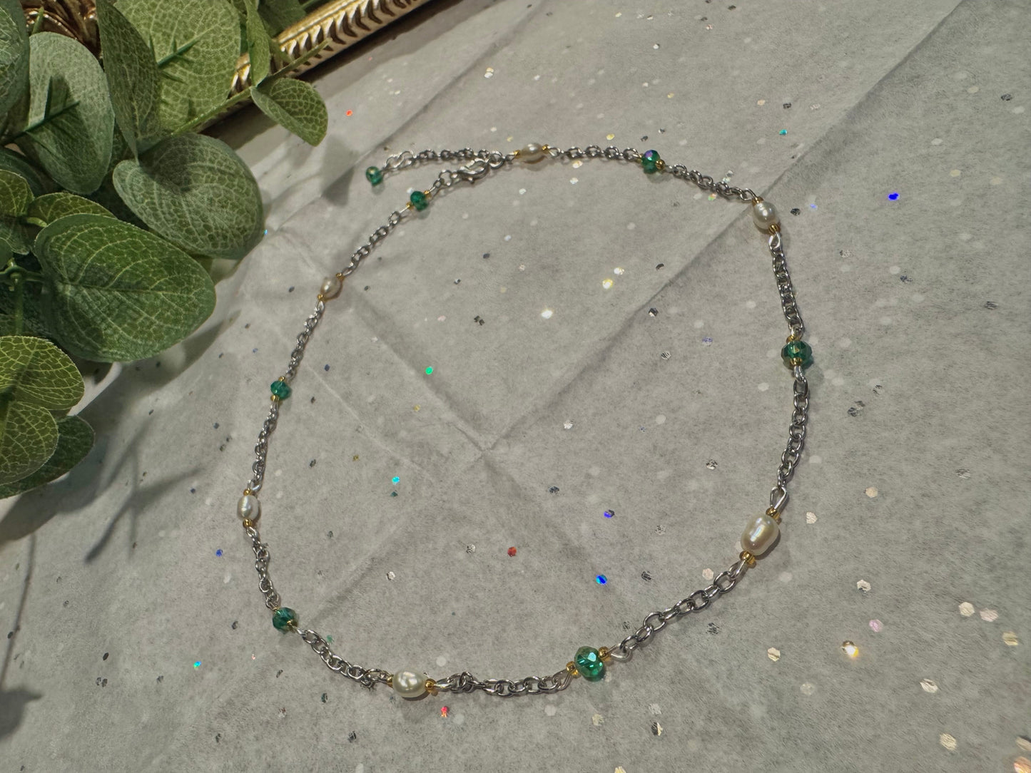 Simple Chain with Pearls