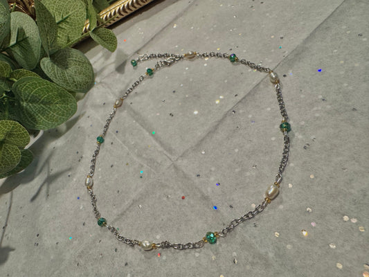 Simple Chain with Pearls