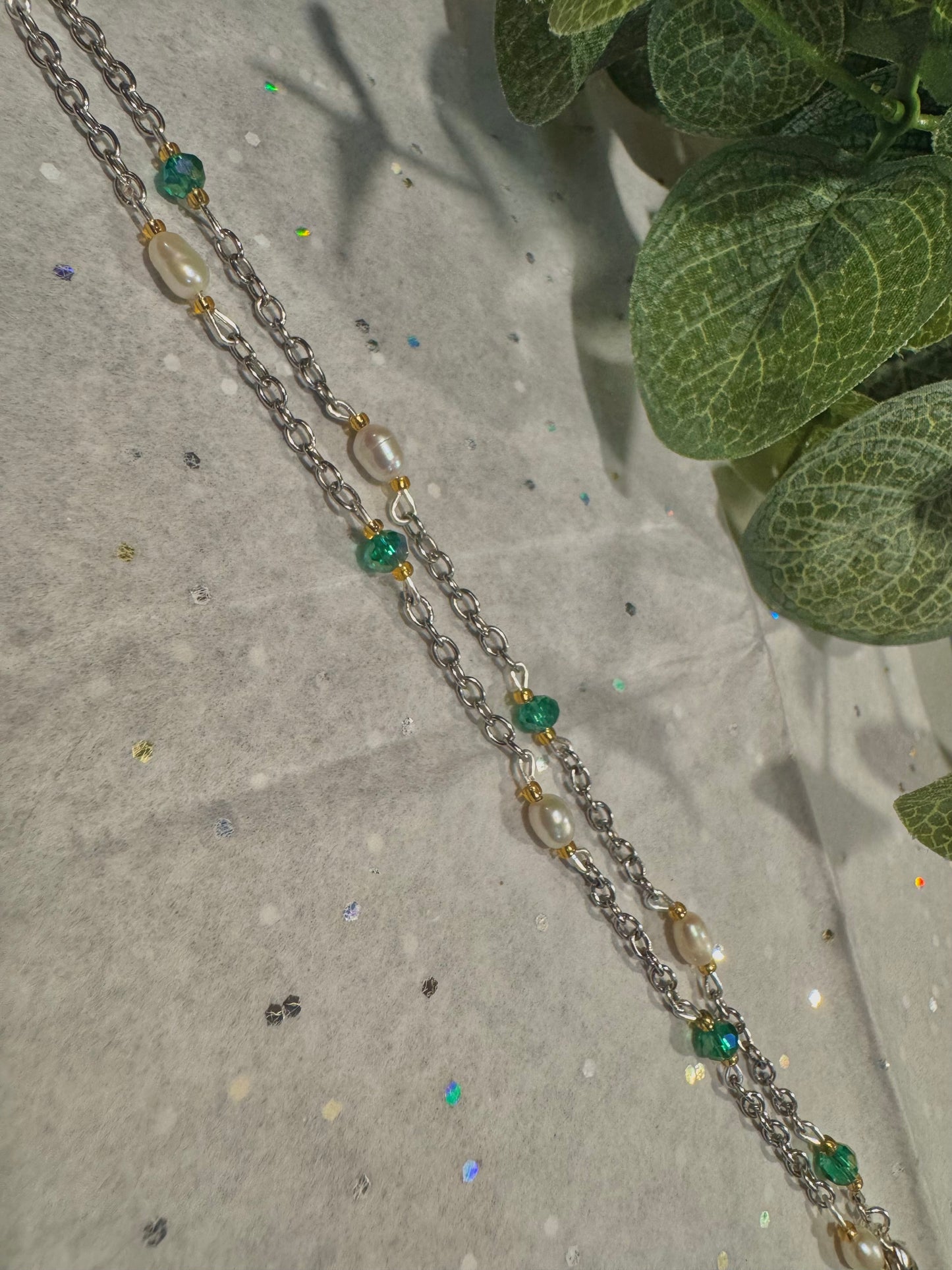 Simple Chain with Pearls